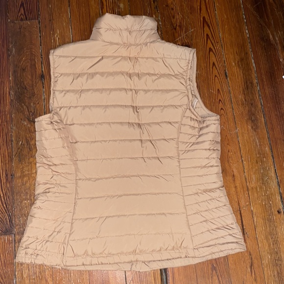 LA Coalition Tan puffer vest - Picture 3 of 3
